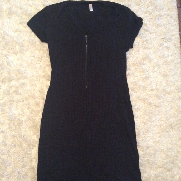 Ribbed tee half zip black fitted dress - Picture 3 of 4